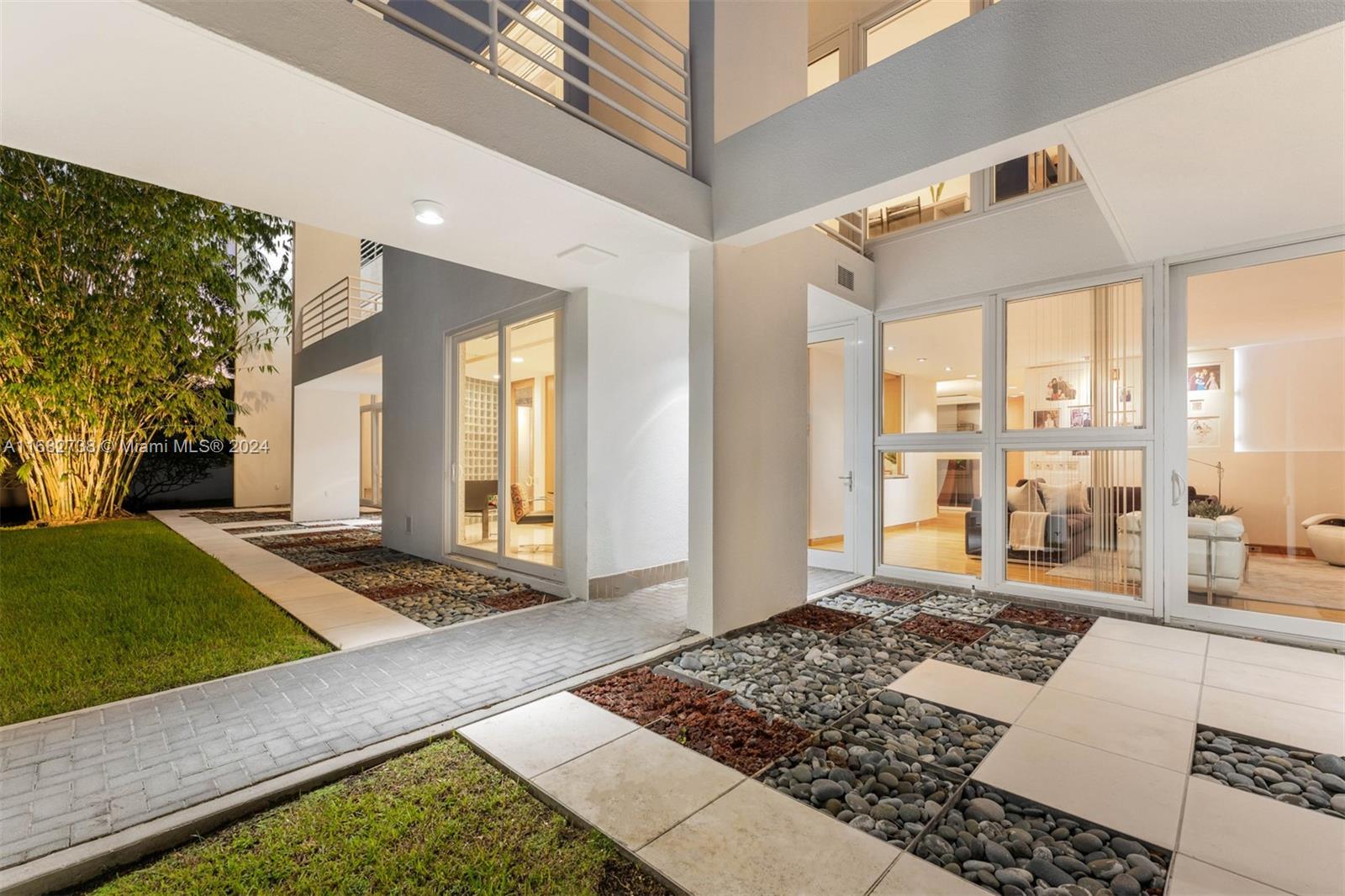 MANGO BAY - Residential