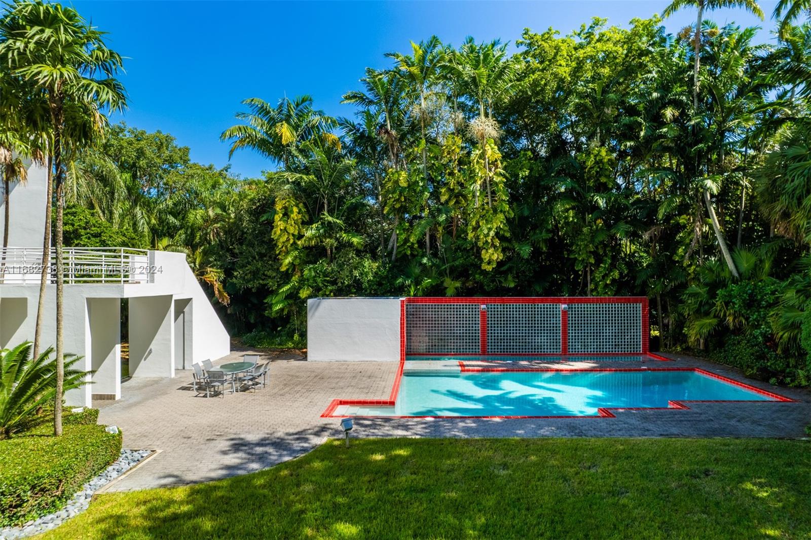 MANGO BAY - Residential