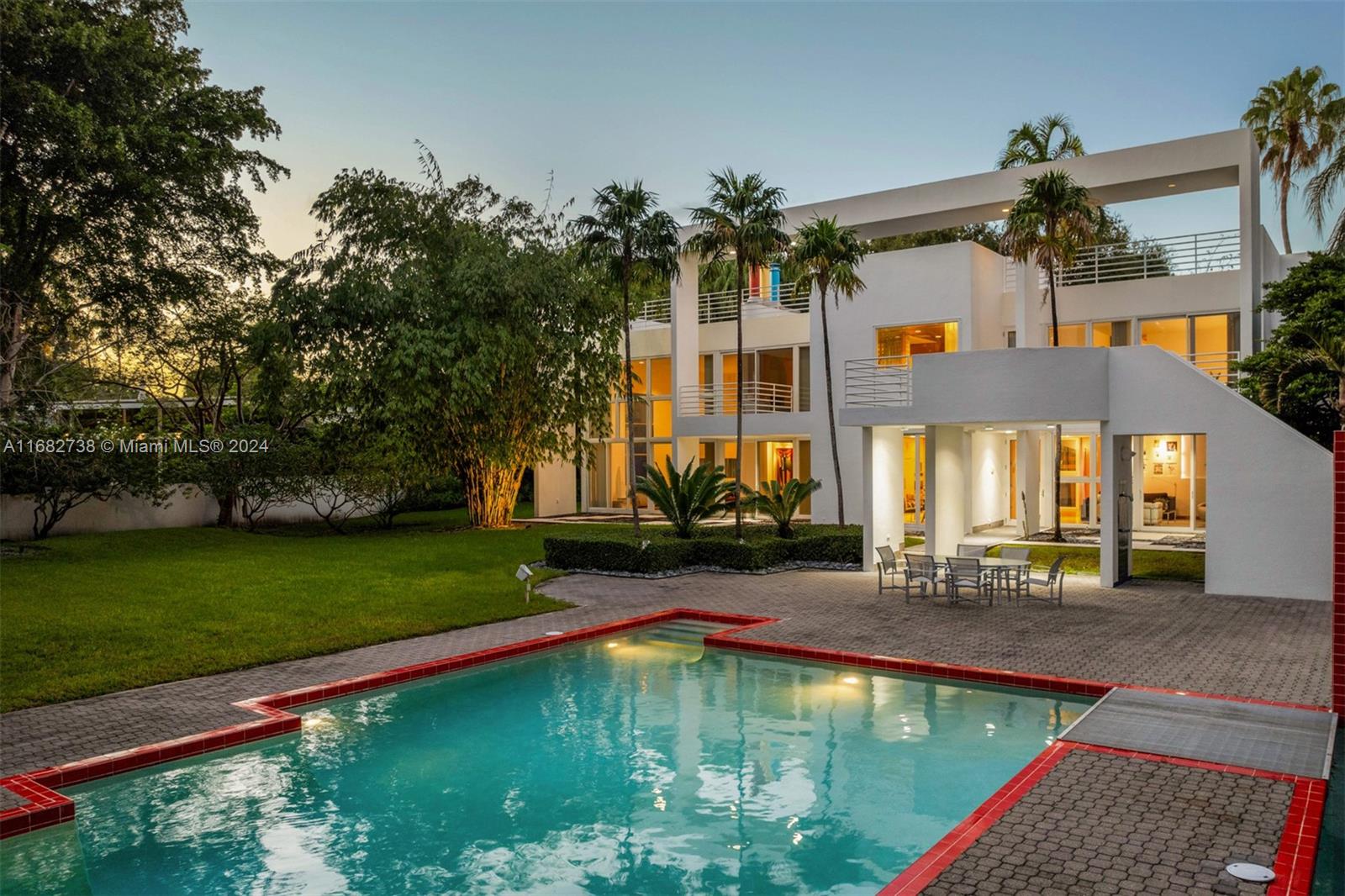 MANGO BAY - Residential