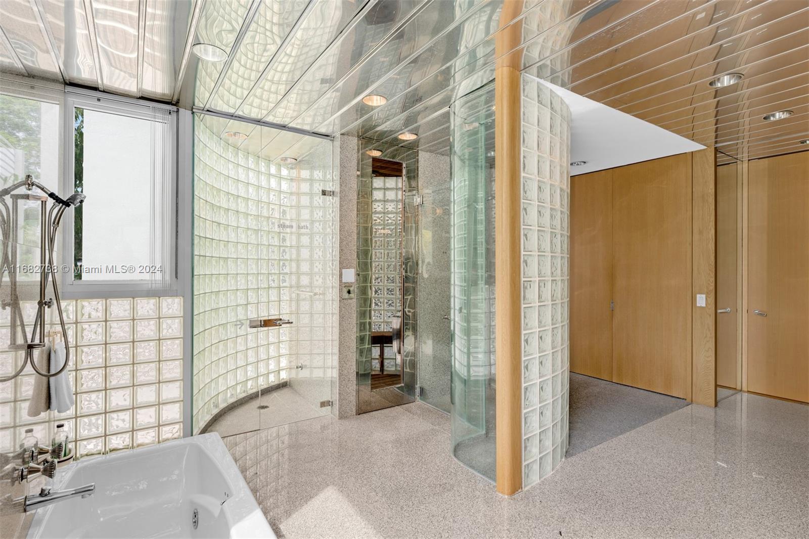 MANGO BAY - Residential