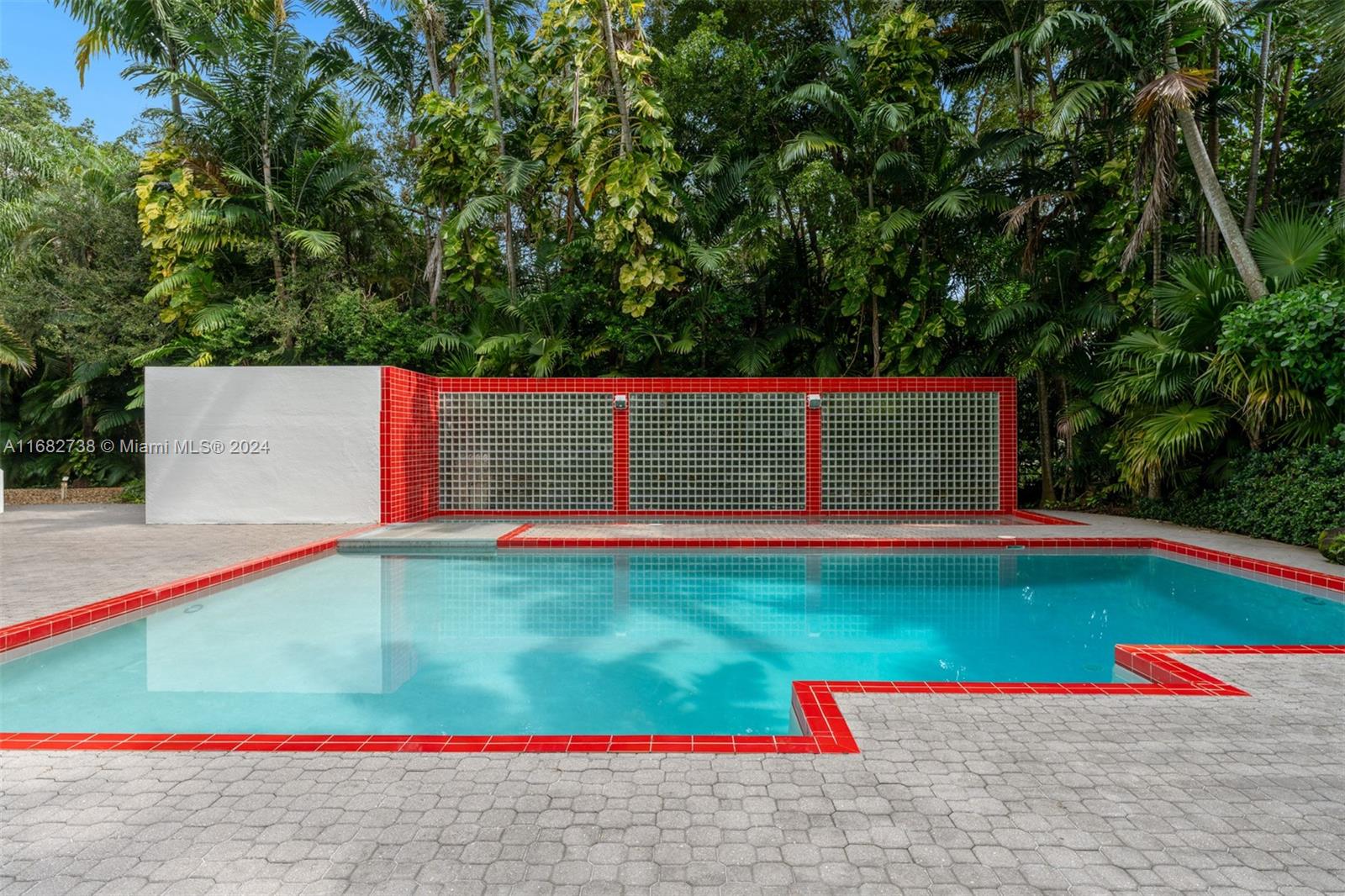 MANGO BAY - Residential