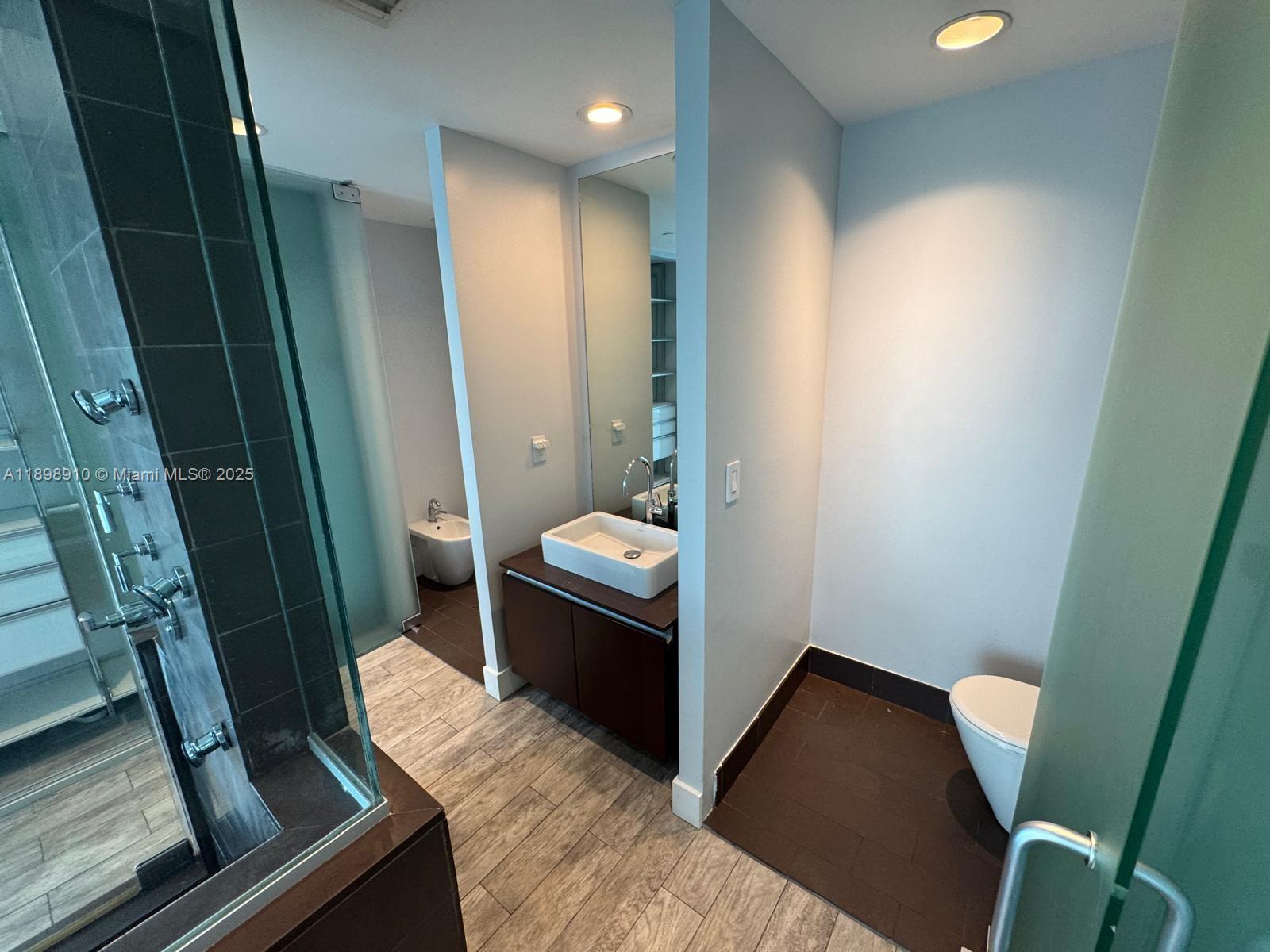 TEN MUSEUM PK RESIDENTIAL - Residential