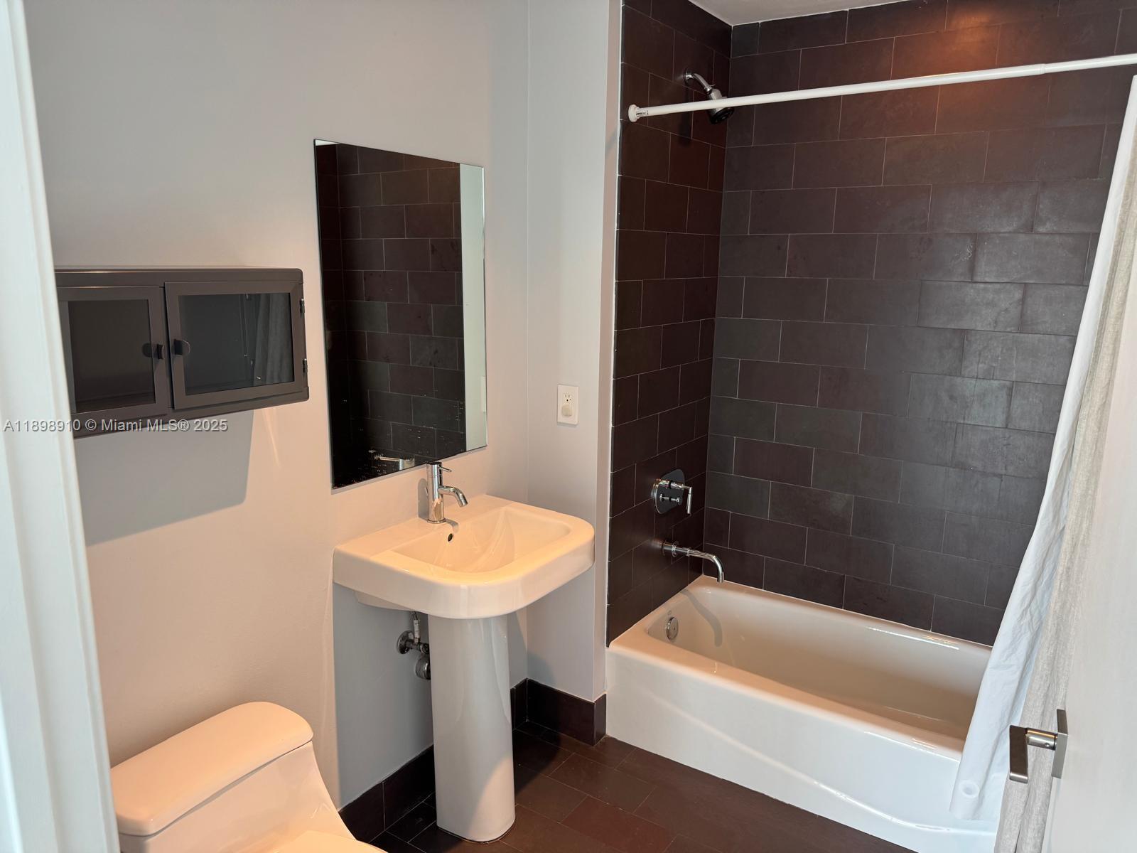 TEN MUSEUM PK RESIDENTIAL - Residential