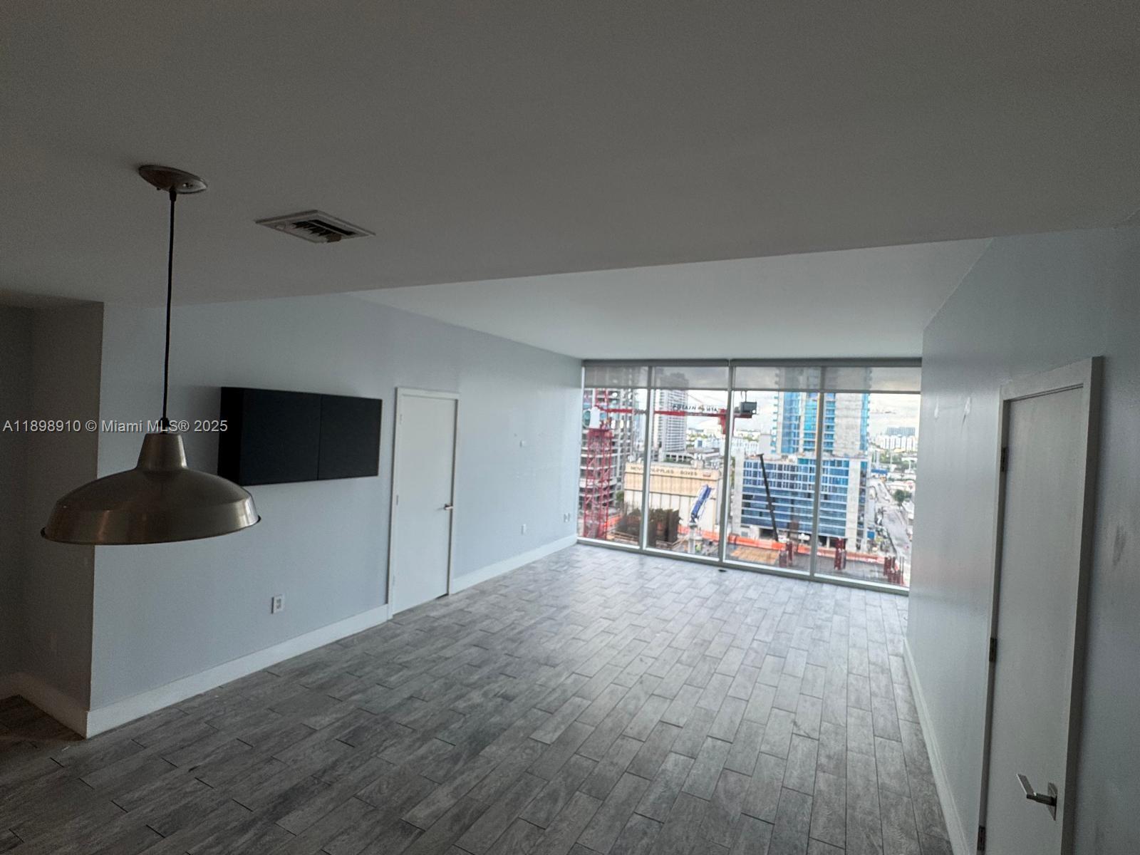 TEN MUSEUM PK RESIDENTIAL - Residential