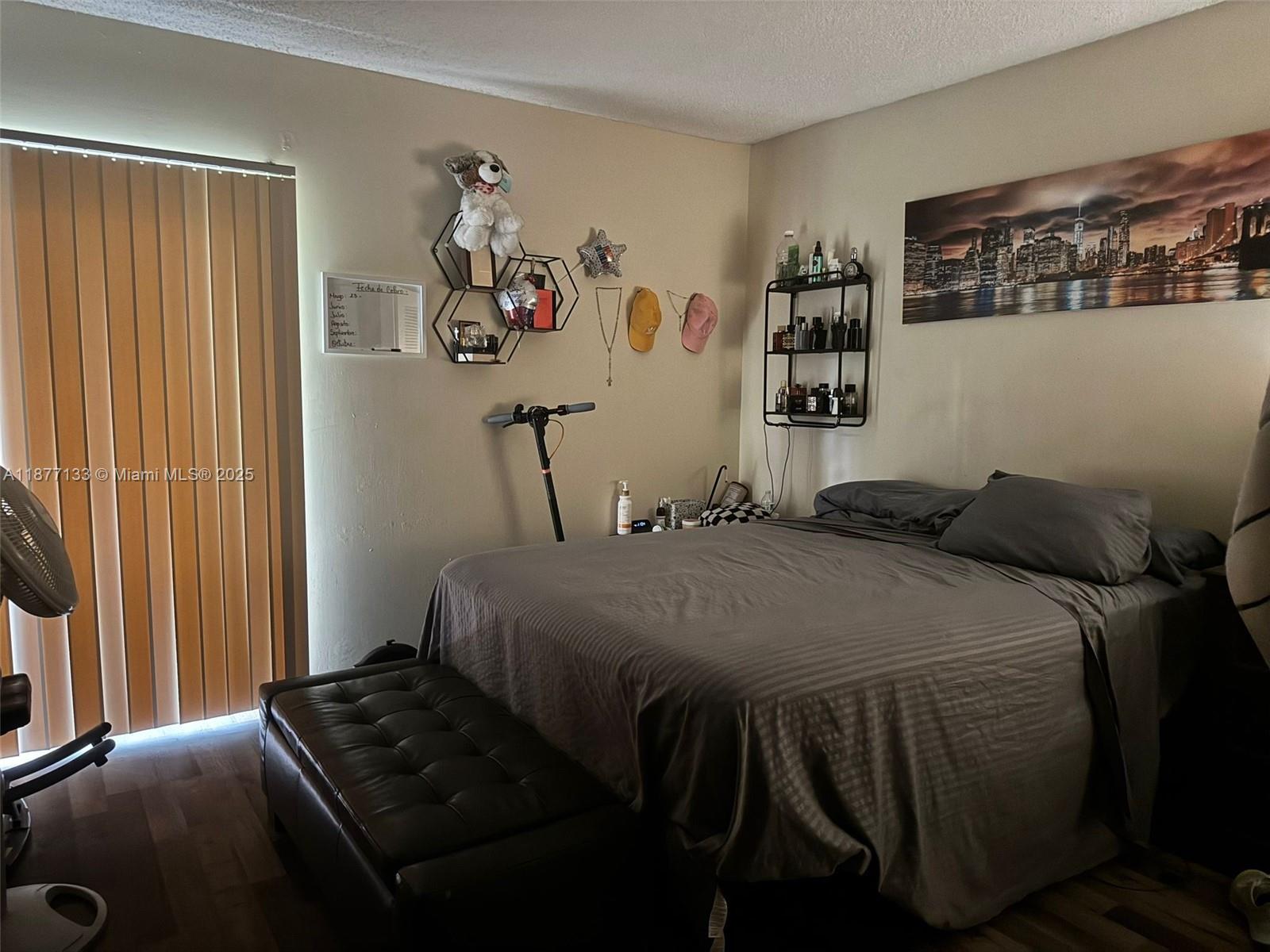 LAKESHORE AT UNIVERSITY P - Residential