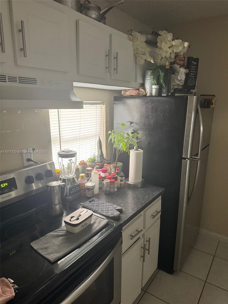 LAKESHORE AT UNIVERSITY P - Residential