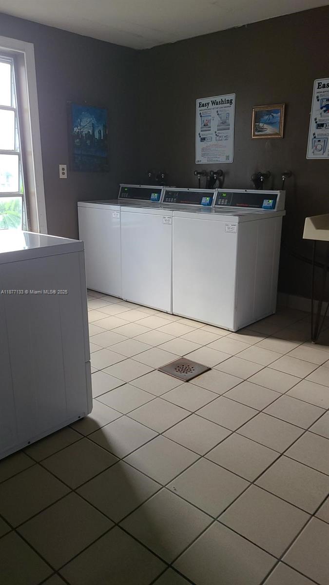 LAKESHORE AT UNIVERSITY P - Residential