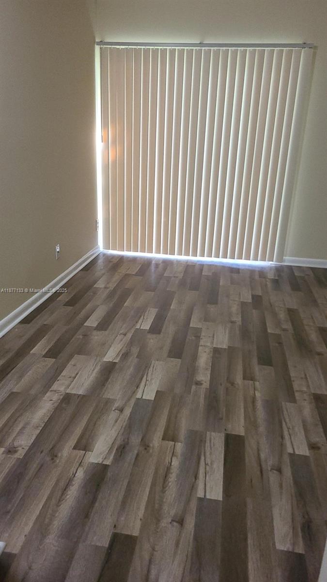 LAKESHORE AT UNIVERSITY P - Residential