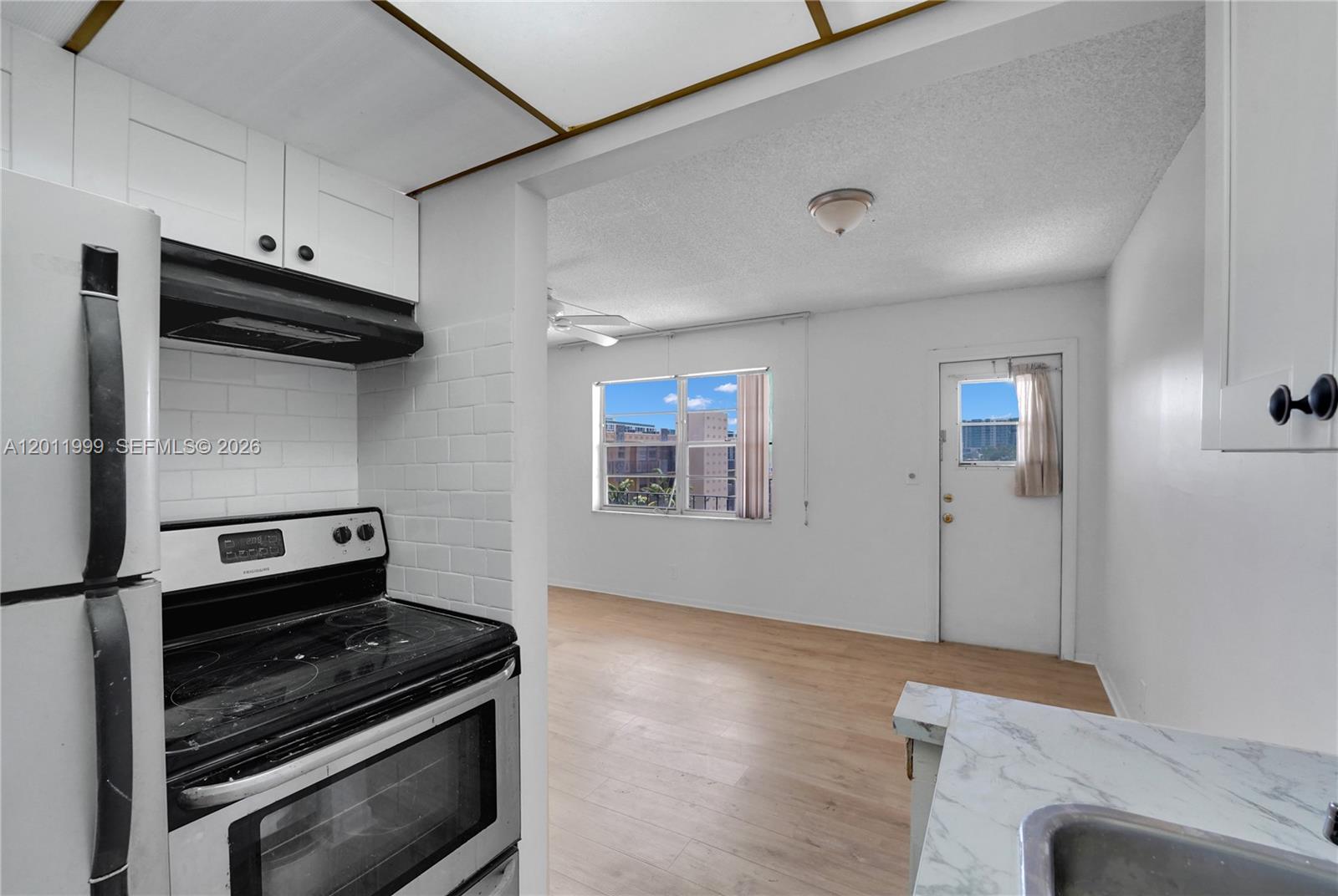 WARRENTON HOUSE CONDO - Residential