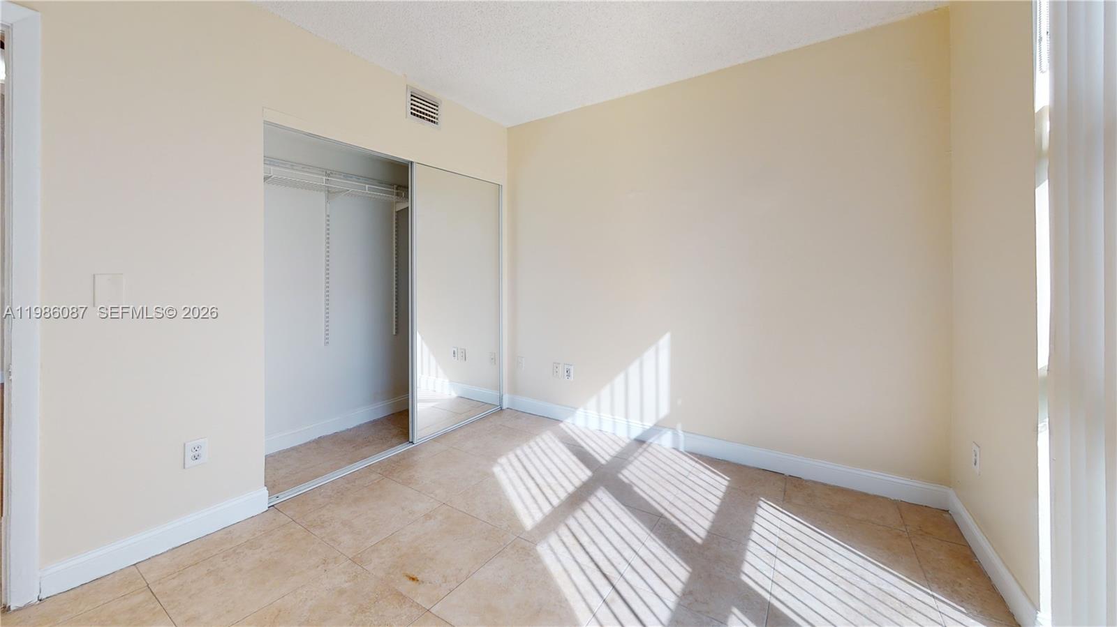 INTERNATIONAL TOWERS COND - Residential Lease