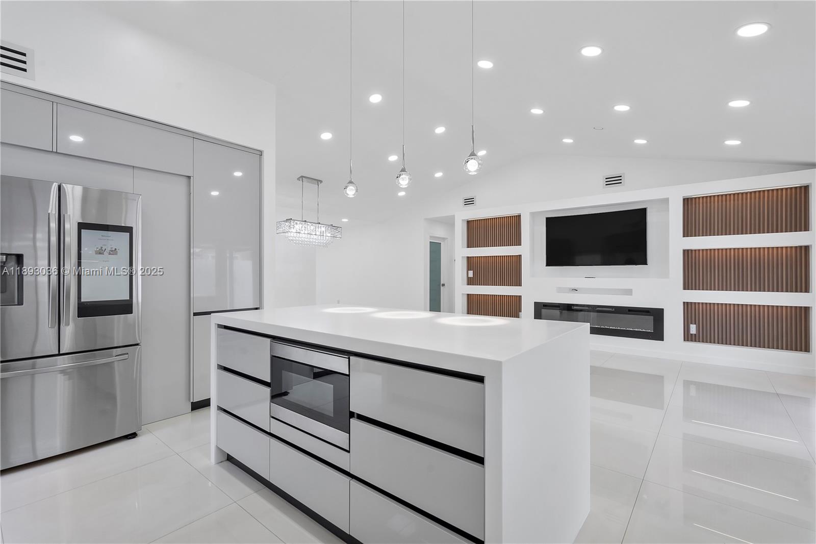 COUNTRY LAKE 2ND ADDN - Residential