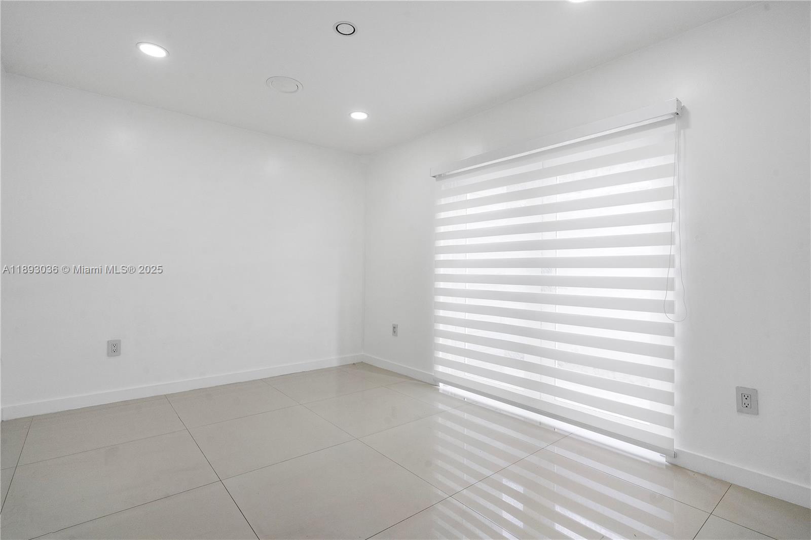 COUNTRY LAKE 2ND ADDN - Residential