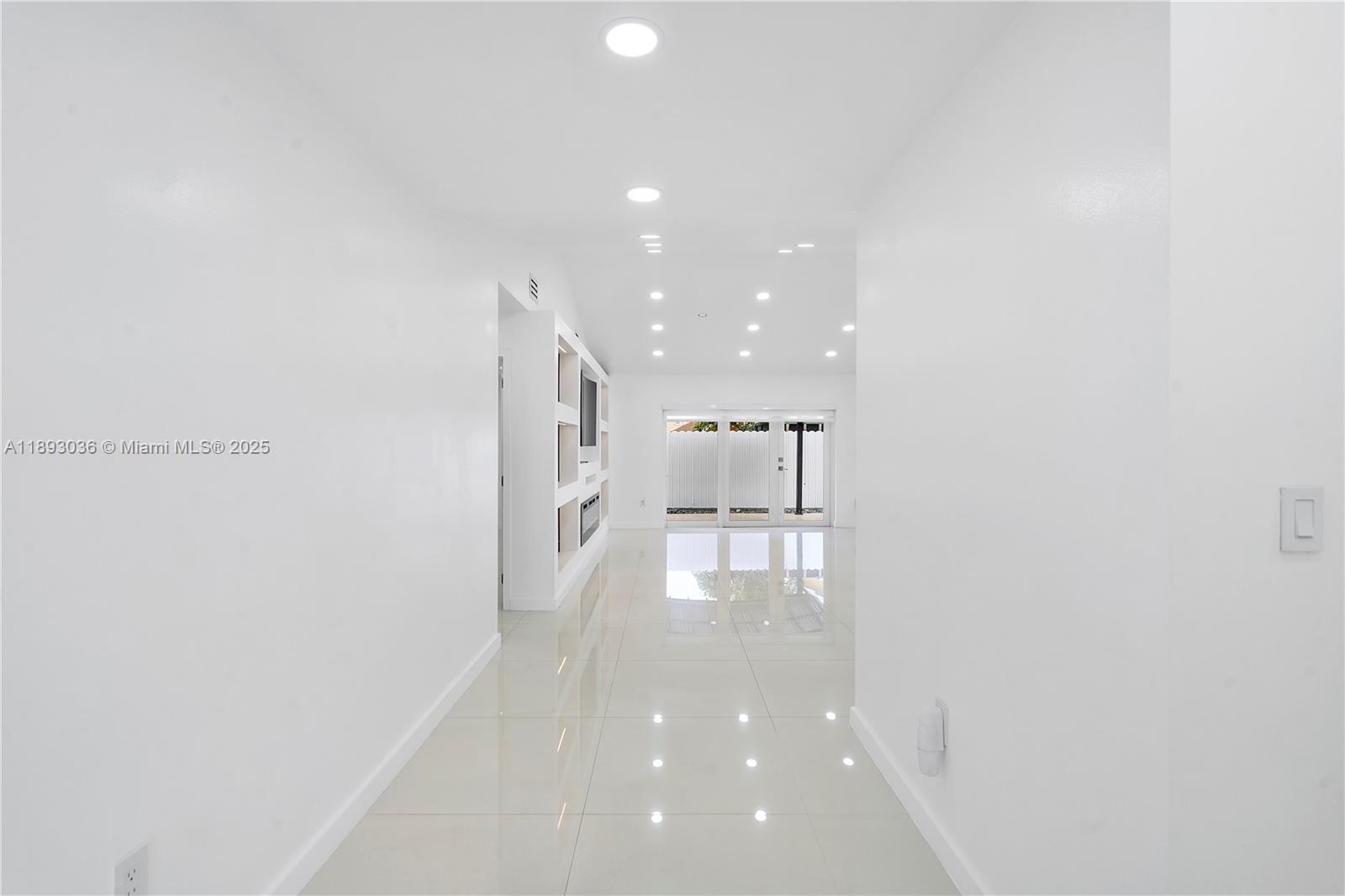 COUNTRY LAKE 2ND ADDN - Residential