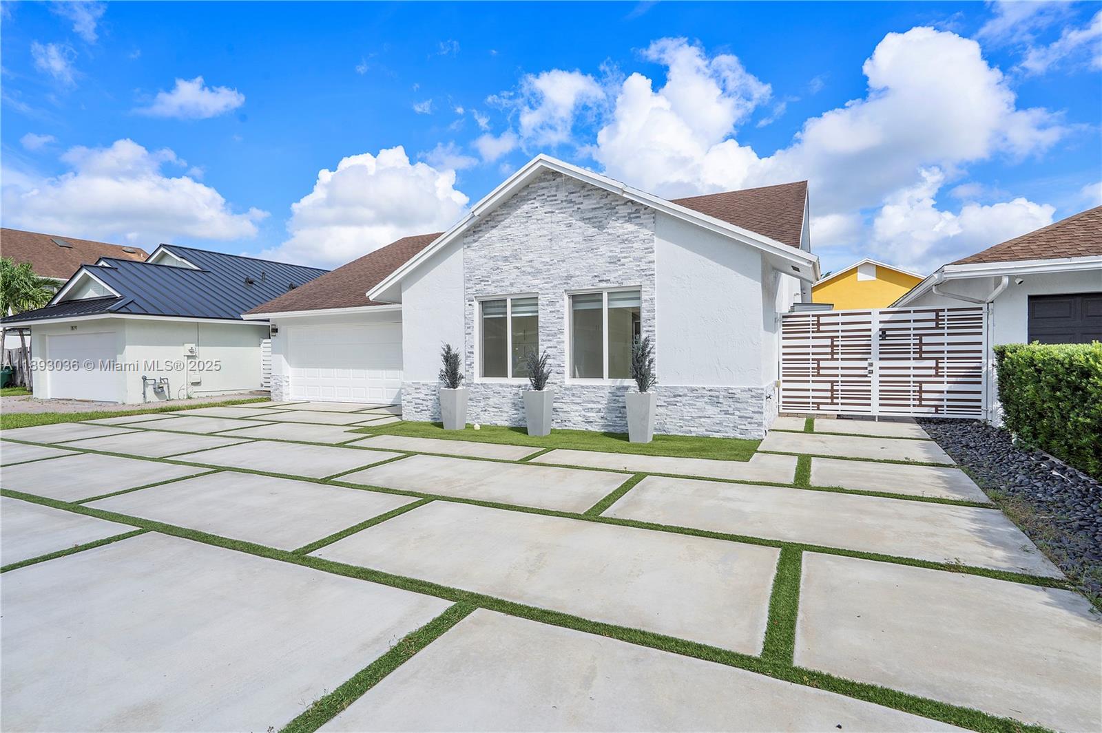 COUNTRY LAKE 2ND ADDN - Residential