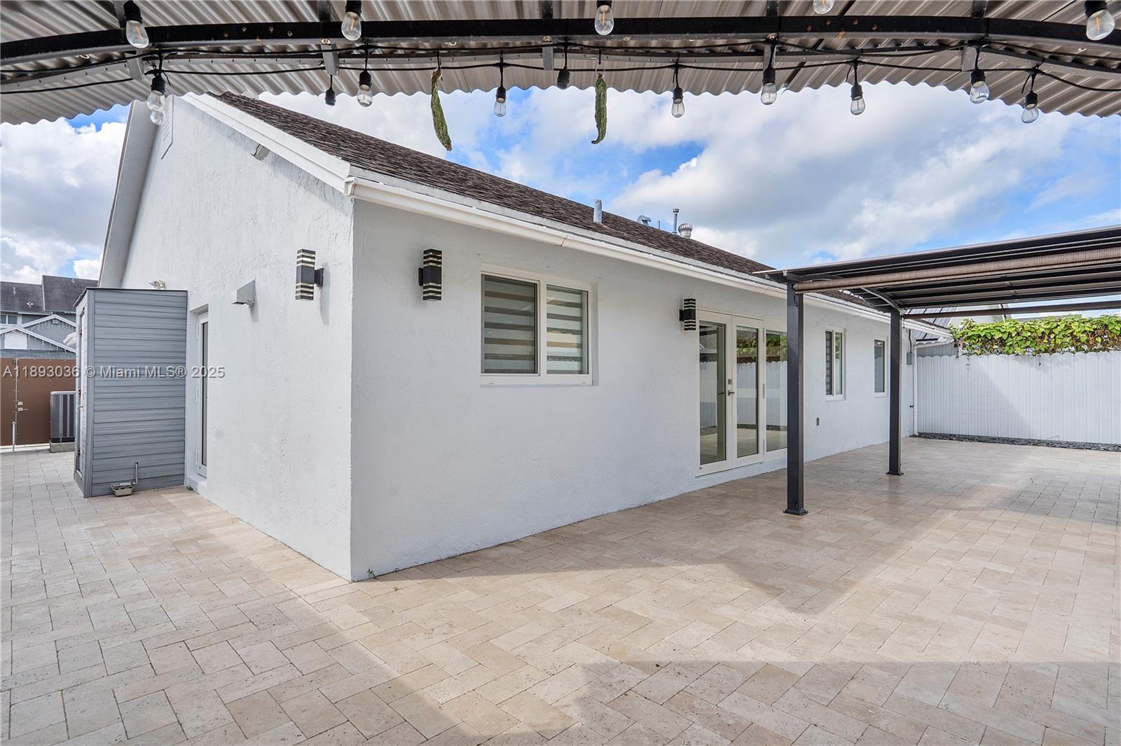 COUNTRY LAKE 2ND ADDN - Residential