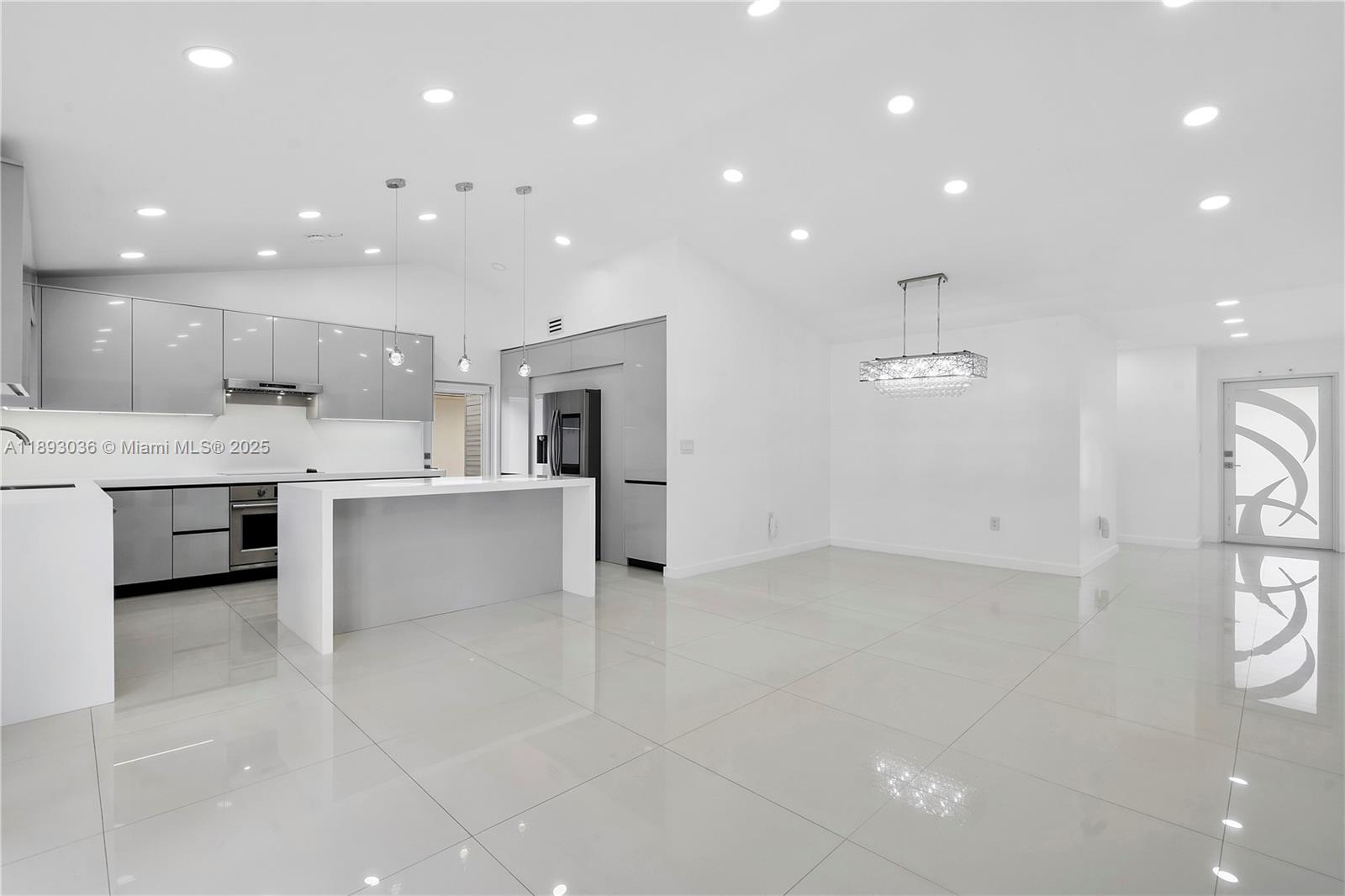 COUNTRY LAKE 2ND ADDN - Residential