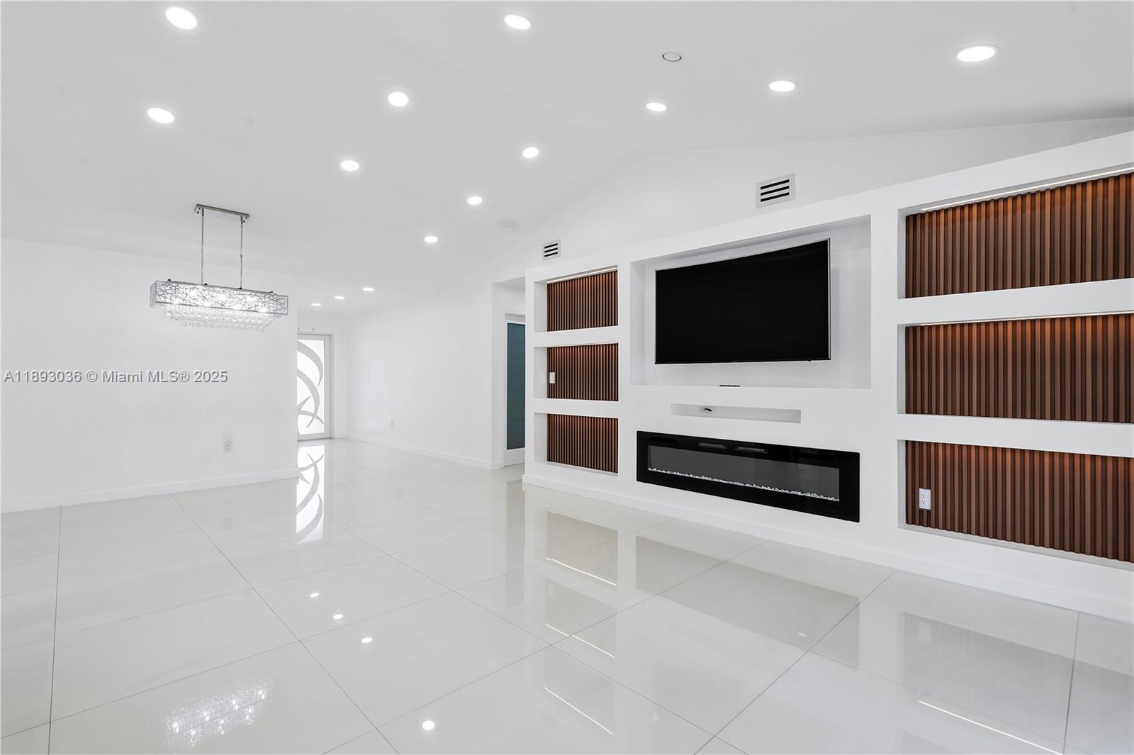 COUNTRY LAKE 2ND ADDN - Residential