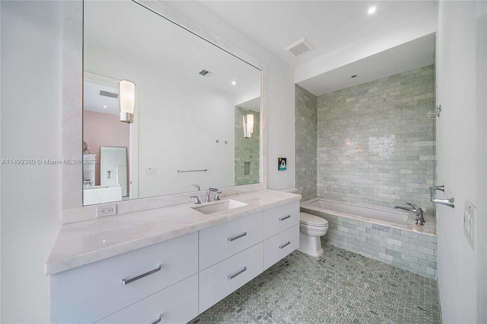 ST ANDREWS COUNTRY CLUB 5 - Residential