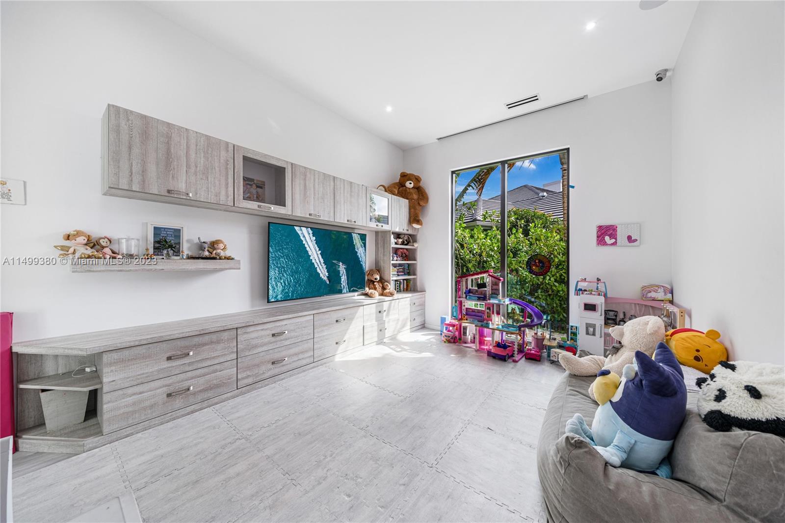 ST ANDREWS COUNTRY CLUB 5 - Residential