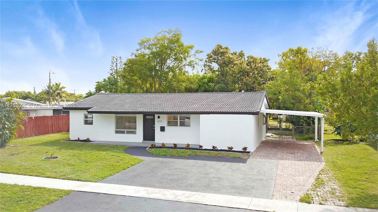 610 Nw 38th Ct, Deerfield Beach, Broward County, Florida - 3 Bedrooms  
2 Bathrooms - 