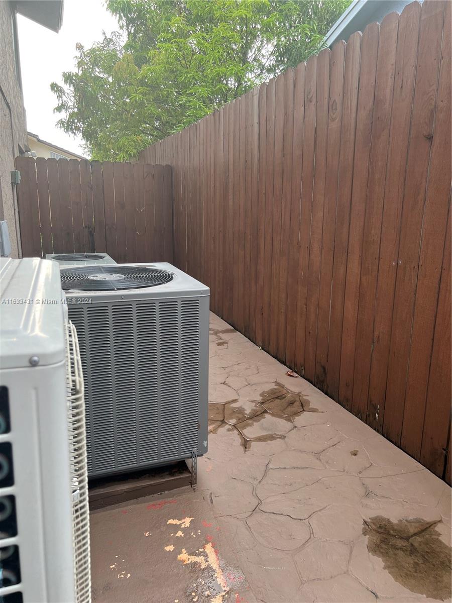 SHORES CALUSA - Residential Lease