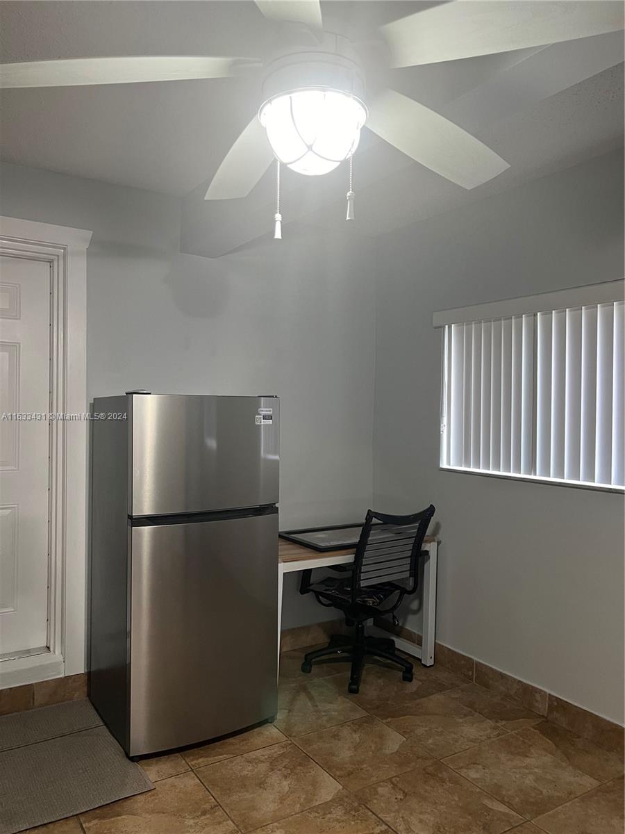 SHORES CALUSA - Residential Lease