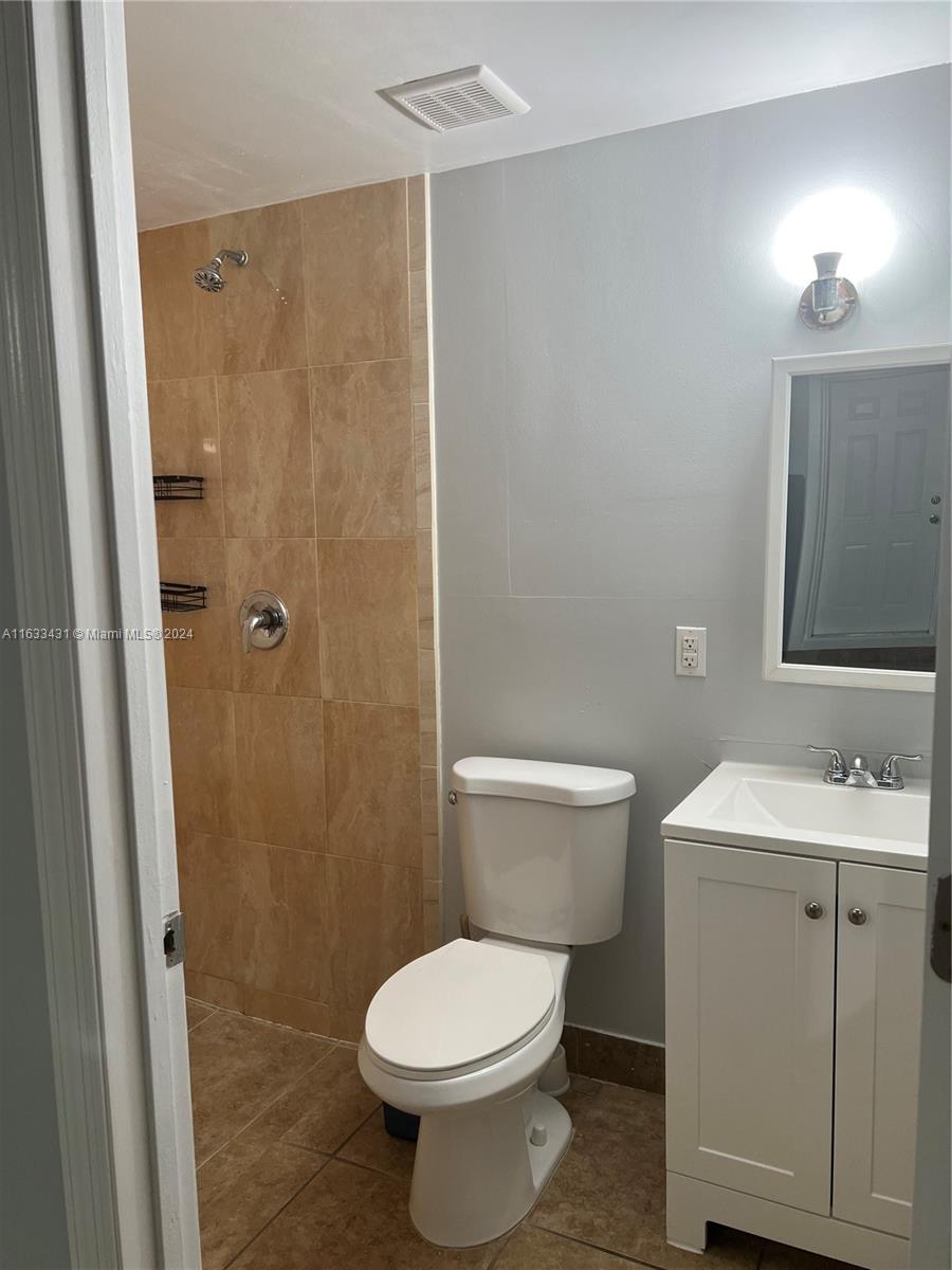 SHORES CALUSA - Residential Lease