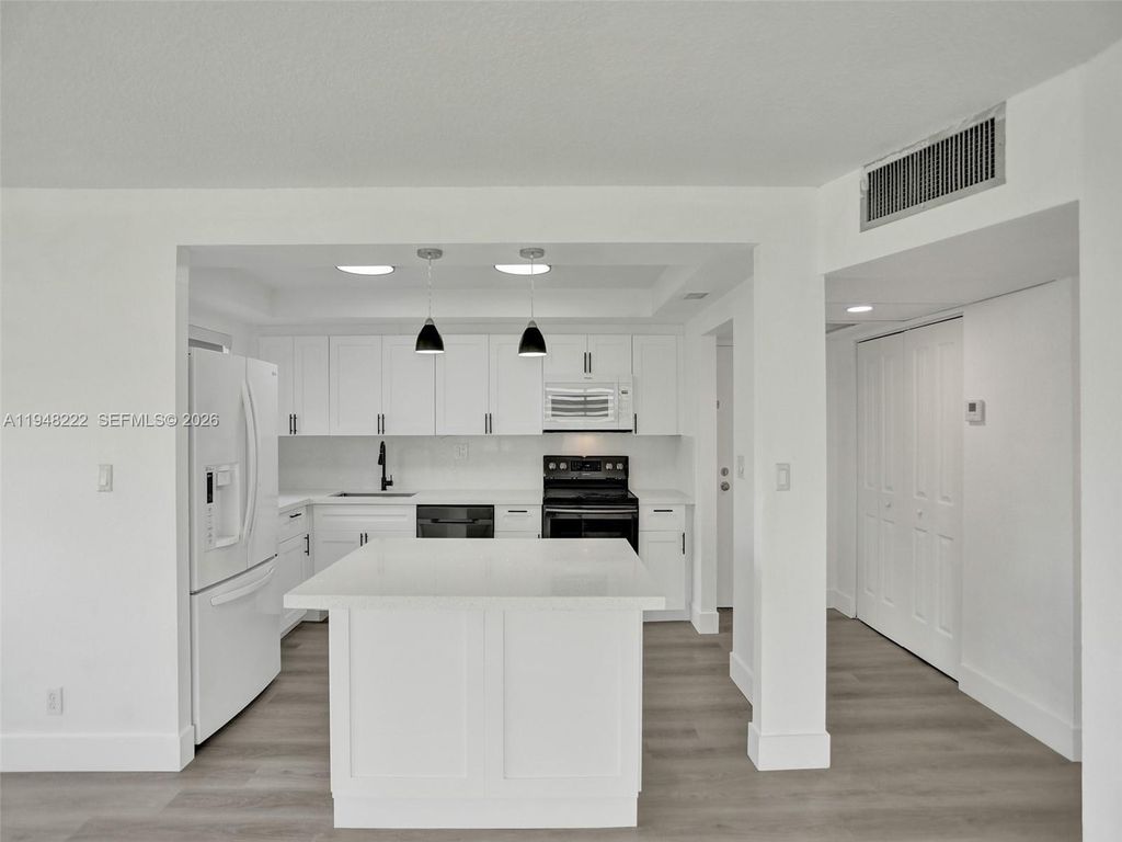 Photo of 2771 Taft St #409, Hollywood, FL 33020 (MLS # A11948222)