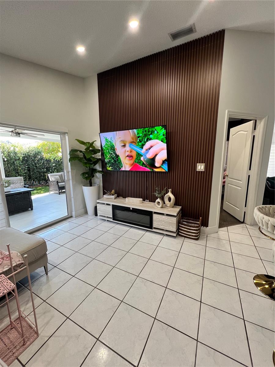 ARISTOTLE SUB PHASE IV - Residential