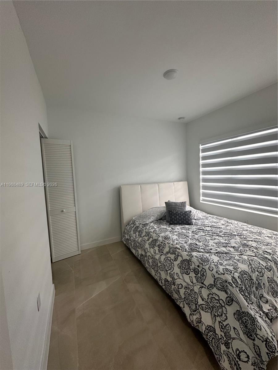 M.C.R. INDUSTRIAL PARK - Residential Lease