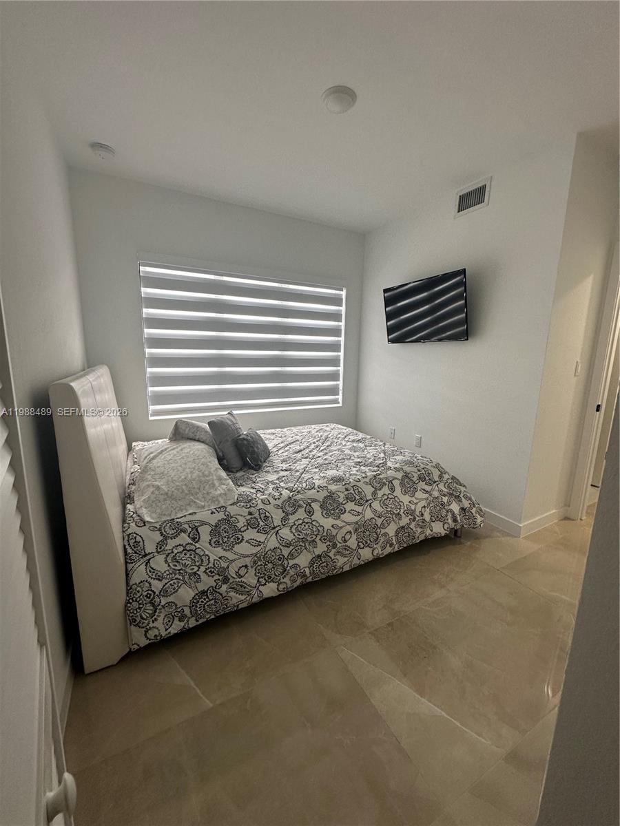 M.C.R. INDUSTRIAL PARK - Residential Lease