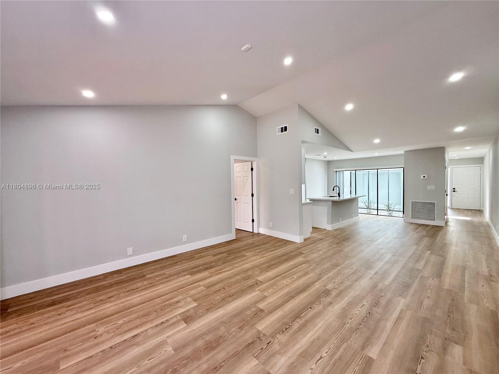 TIBURON II PH II - Residential