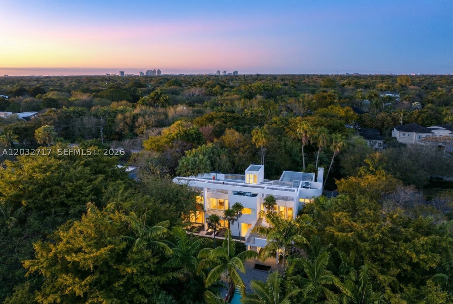 Photo 1 of 51 — 6070 SW 128th St, Pinecrest, FL 33156
