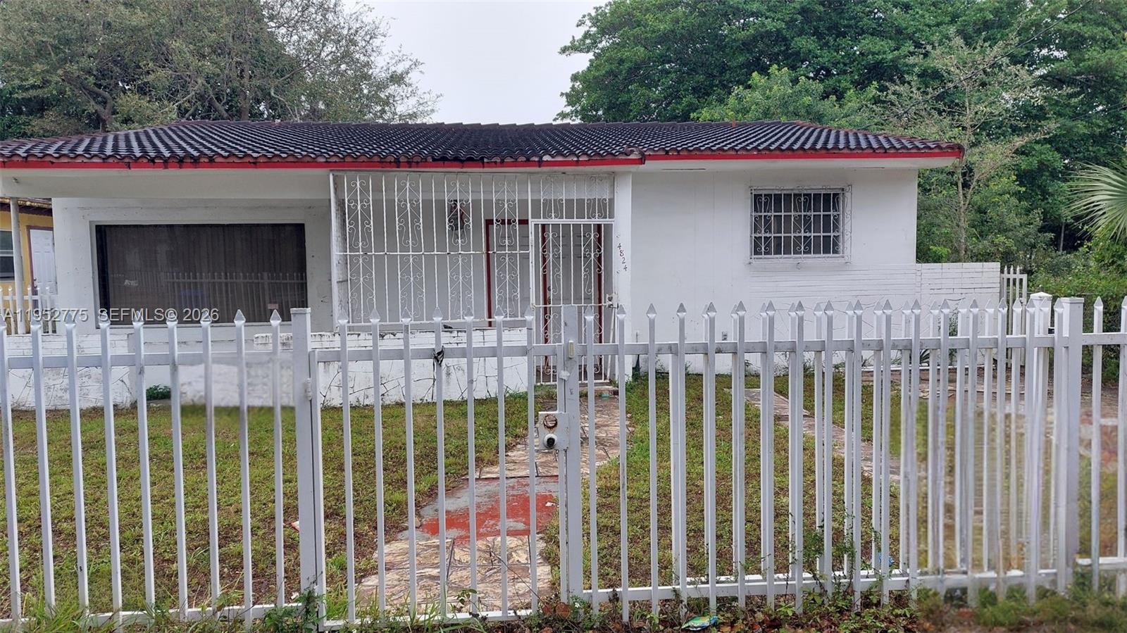 NO MIAMI EST SEC 3 - Residential