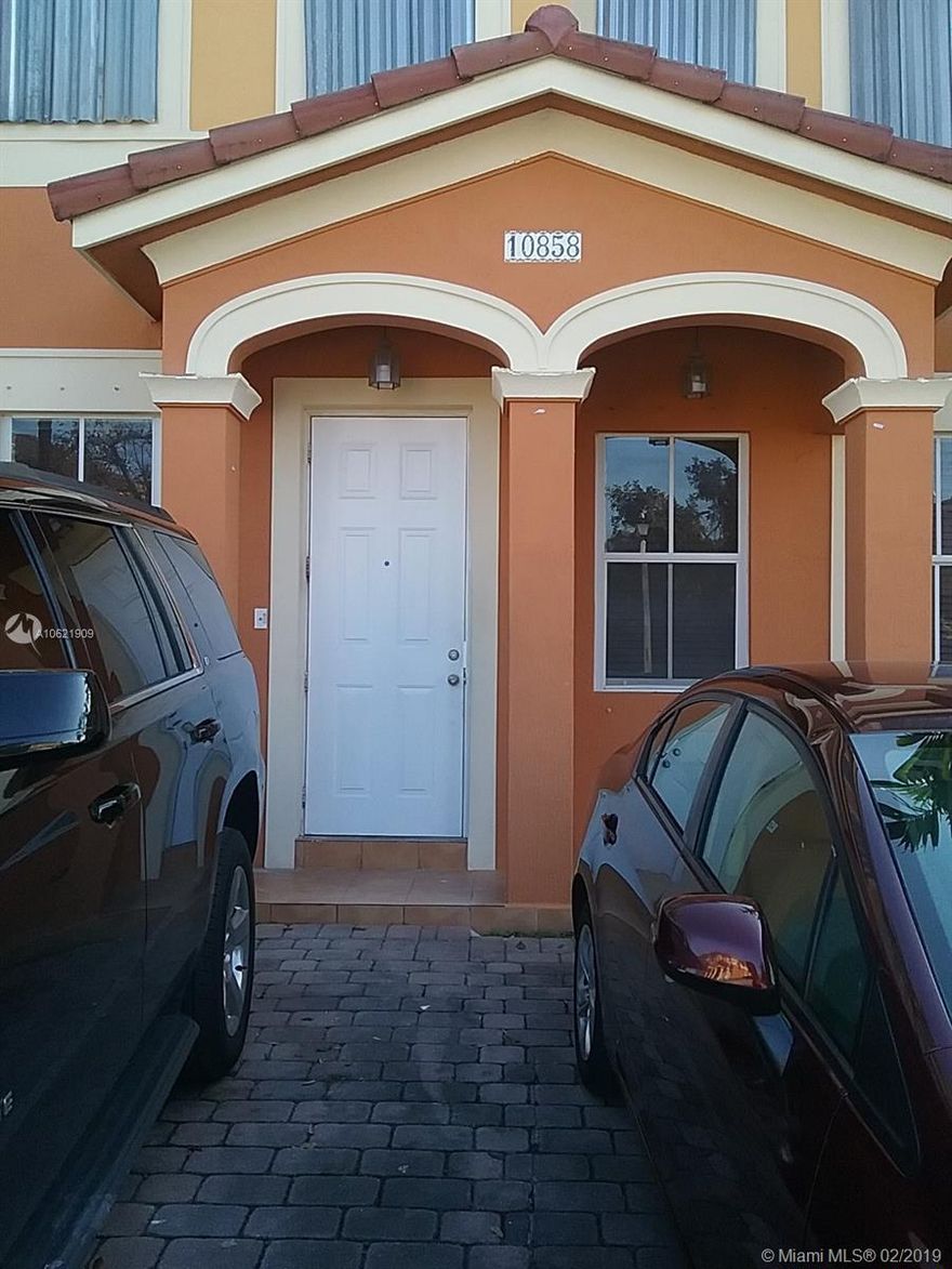 Centrally located Townhome.  Includes 3 bedrooms, 2.5 remodeled baths, living room, Dining Room, Granite Kitchen, Stainless steel appliances, private fenced patio. Ceramic floor downstair and a brand new carpet upstair.  Hurricane shutters.  Minutes away from Turnpike.