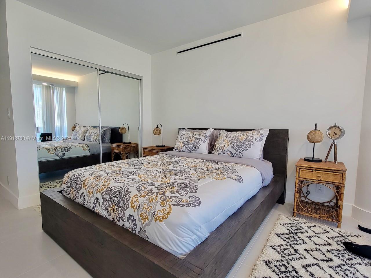 KING COLE CONDO - Residential