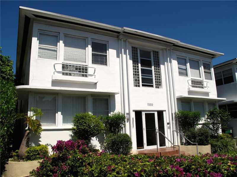 This is a full 1 bedroom, comes turn key, just bring your toothbrush! Superior location, steps to Lincoln, short walk to the beaches and Ocean dr., vintage charm, renovated, ready to rent! Original beautiful wood floors, designer furnished, central air, d ishwasher, full kitchen, updated bathroom, excellent use of space, the details say it all. Best price in the building. Very easy to rent, it goes fast.