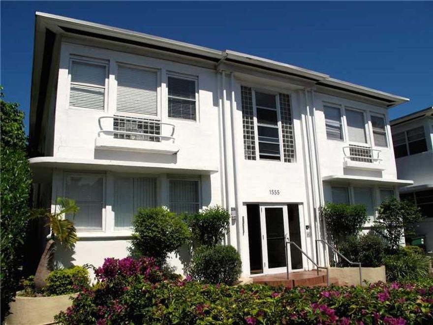 This is a full 1 bedroom, comes turn key, just bring your toothbrush! Superior location, steps to Lincoln, short walk to the beaches and Ocean dr., vintage charm, renovated, ready to rent! Original beautiful wood floors, designer furnished, central air, d ishwasher, full kitchen, updated bathroom, excellent use of space, the details say it all. Best price in the building. Very easy to rent, it goes fast.