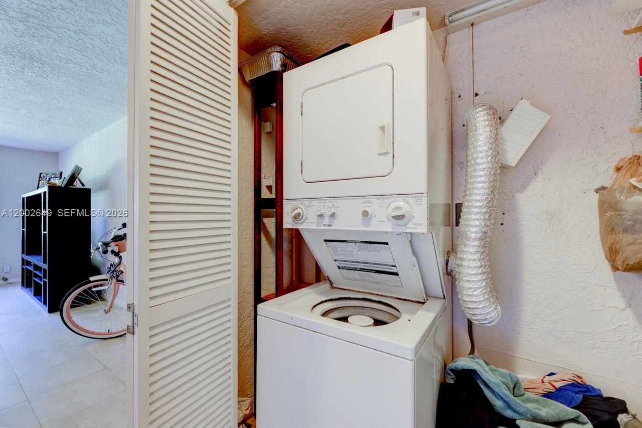 SEQUOIA GARDENS II CONDO - Residential Lease