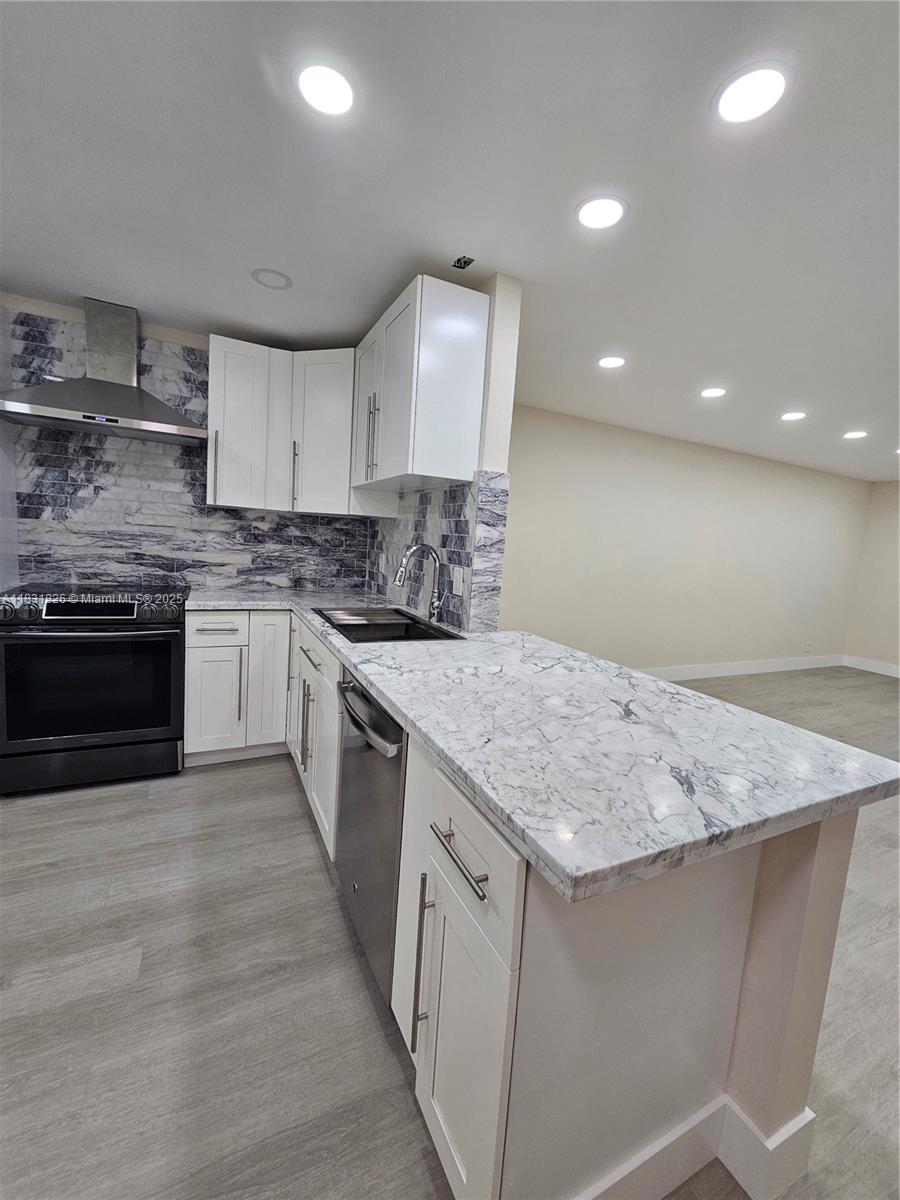 FULLY REMODELED corner Villa, Modern Open Concept,2 Spacious Bedrooms 2 Full Bathrooms. Brand New Roof, Water heater 2025, A/C 3 years, Impact Windows, kitchen with modern stone and backsplash, bathrooms with marble and Italian porcelain, rooms with Luxury vinyl flooring and much more.$$$ in renovation. Must see..
EXTENDED PATIO TO ENJOY THE OUTDOORS and have own BBQ and own plants garden. Parking right next to your home. Very private and quite unit.
Covered Bridge is Pet Friendly Community Loaded with Amenities - Pickleball, Tennis, Fitness Room, Shuffleboard, 2 Pools, Clubhouse, Community Room, Card Room, Wood Shop, Bocce Ball, Walking/Biking Paths.