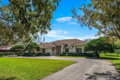 7280 SW 100th St Pinecrest FL 33156