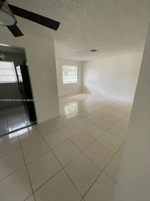 HOLLYWOOD COUNTRY ESTATES - Residential Lease