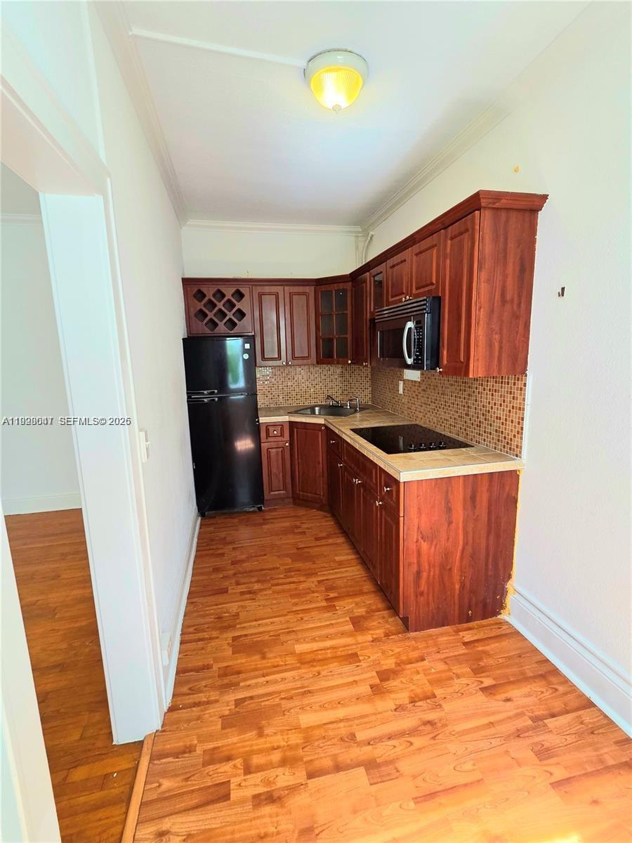 MENDOZA CONDO - Residential Lease