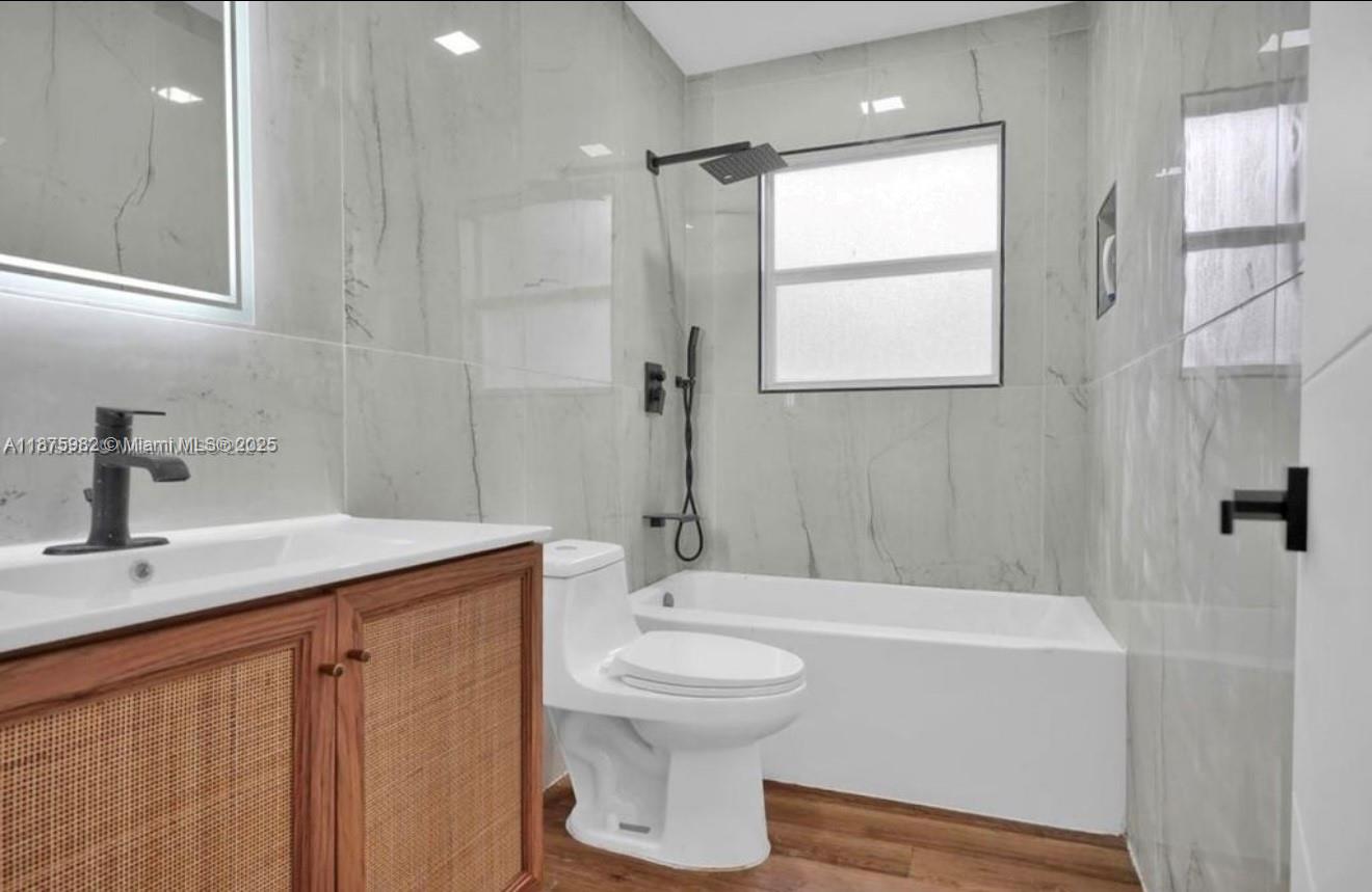 HIGHLAND MANOR SEC 1 - Residential