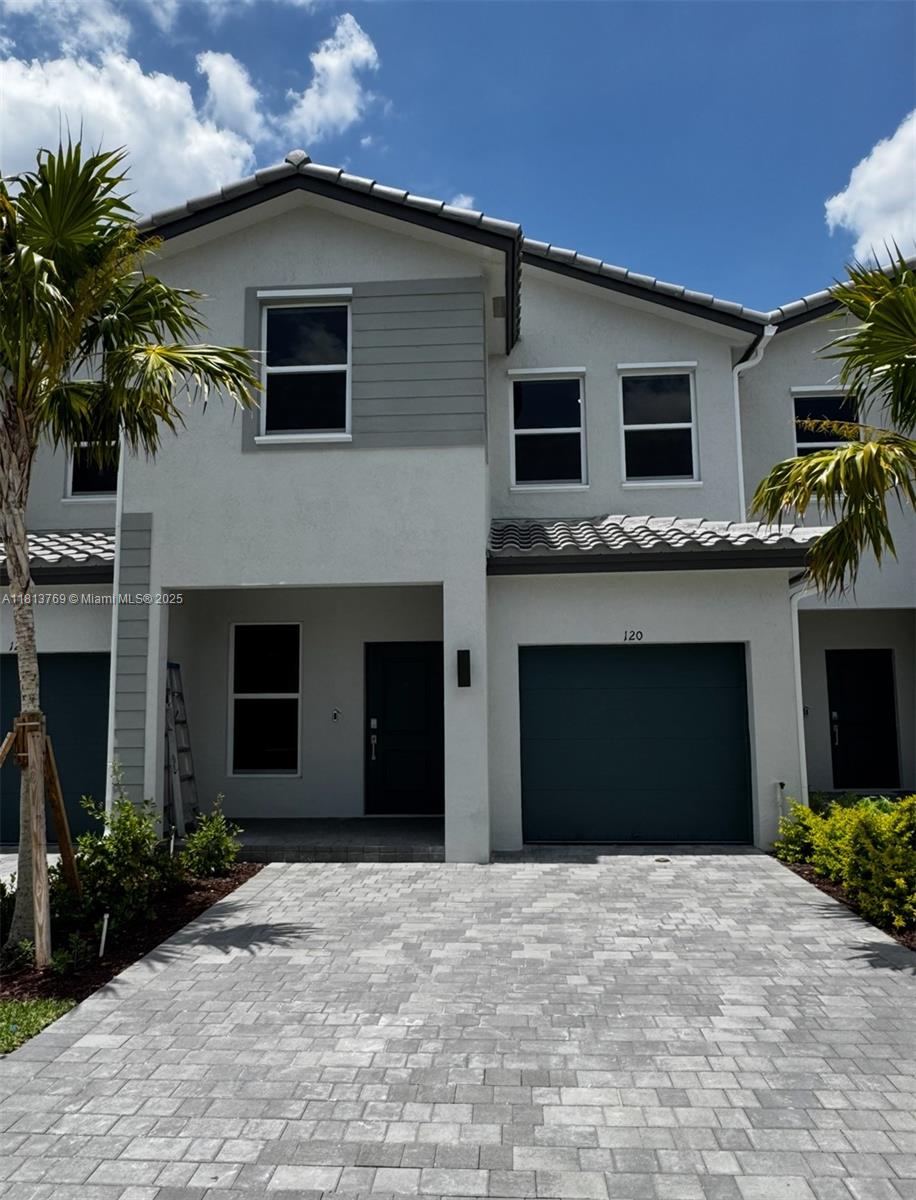 Rental Property at 136 Sw 184 Way 136, Pembroke Pines, Miami-Dade County, Florida - Bedrooms: 3 
Bathrooms: 3  - $4,000 MO.