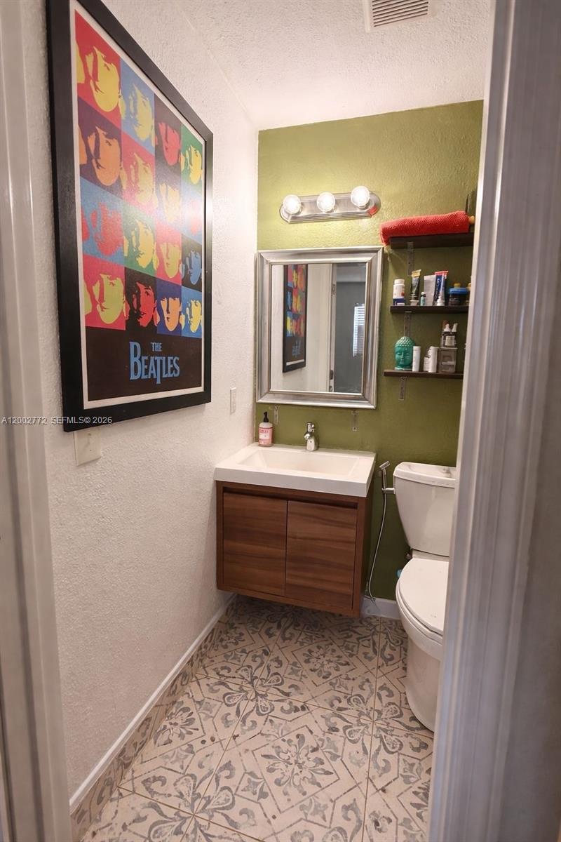 WEST MIAMI SHORES SEC C - Residential Lease