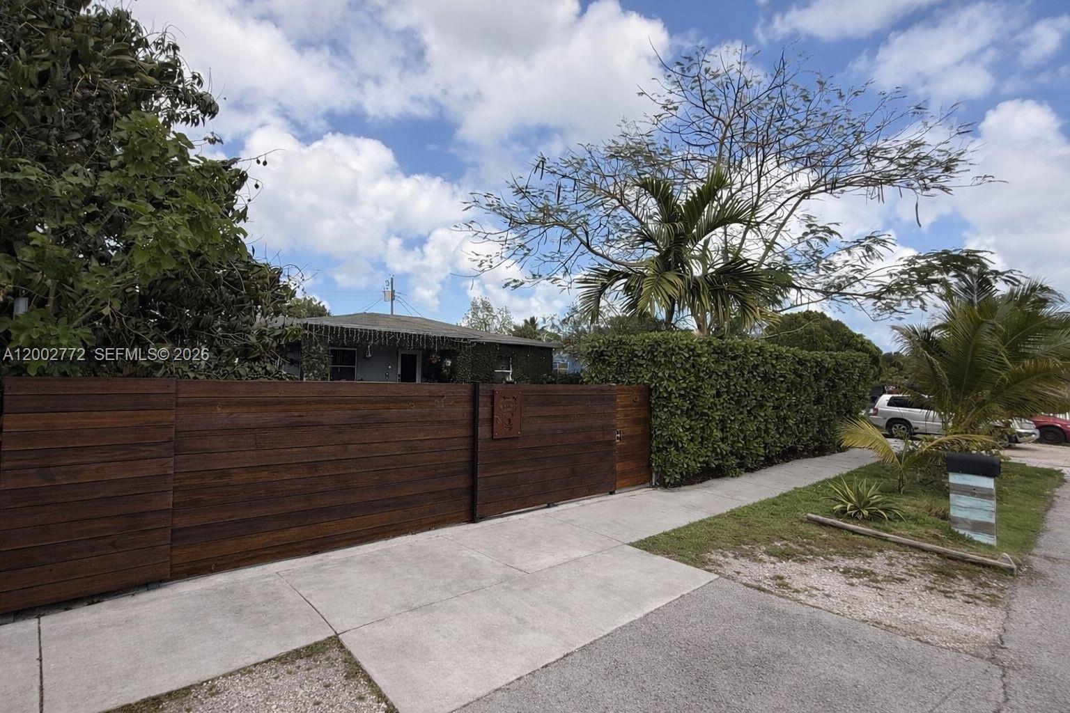 WEST MIAMI SHORES SEC C - Residential Lease