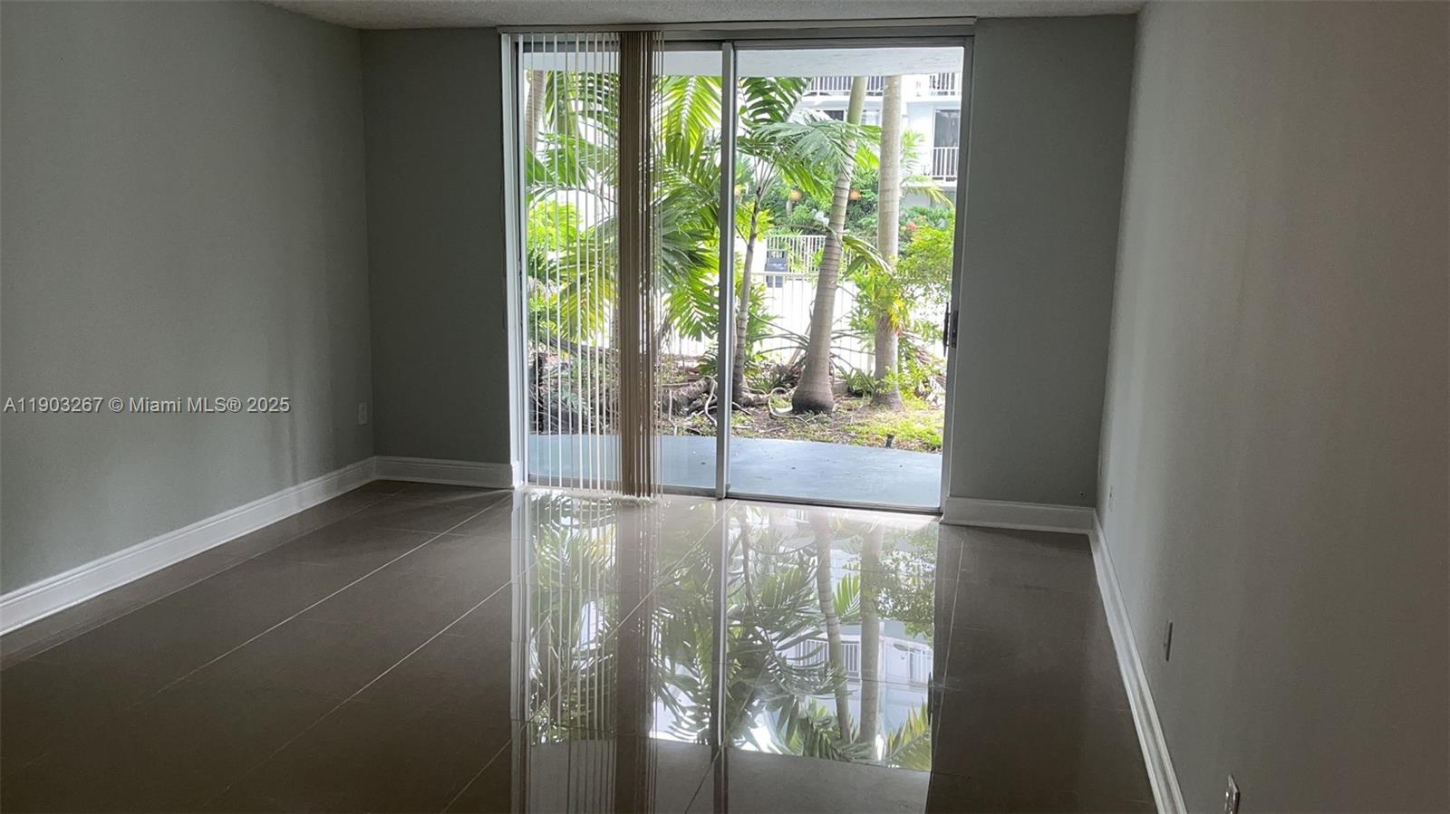 MONTECARLO CONDO - Residential