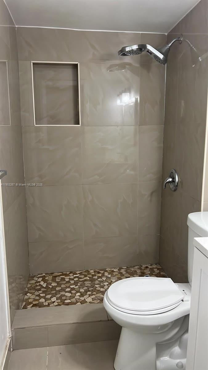 488 NW 165th St Rd B-112