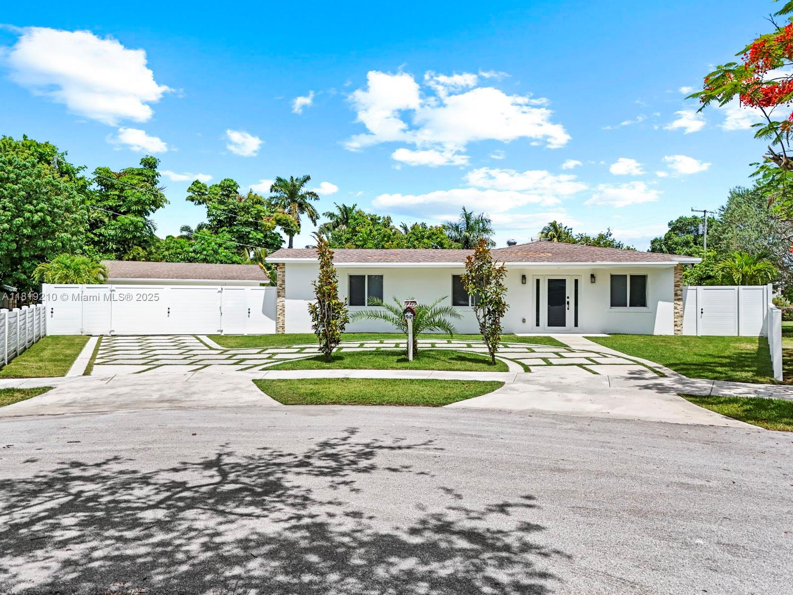 Rental Property at 19715 Sw 99th Pl, Cutler Bay, Miami-Dade County, Florida - Bedrooms: 3 
Bathrooms: 2  - $4,800 MO.